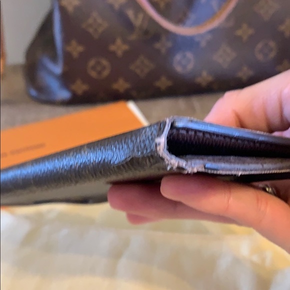 Louis Vuitton IPhone 7 Plus Folio. - Picture 5 of 6